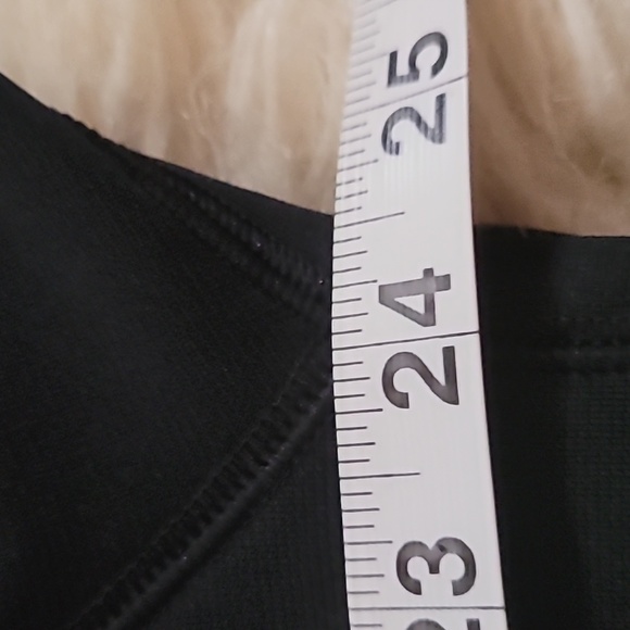 EXCELLENT CONDITION Nike  live strong pink hoodie Therma-fit - Picture 4 of 7